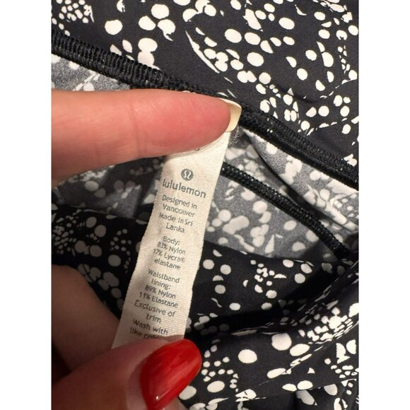 Lululemon Fast Free Crop II *Nulux 19" Chirasu Black Sz 8 EUC - Picture 5 of 6